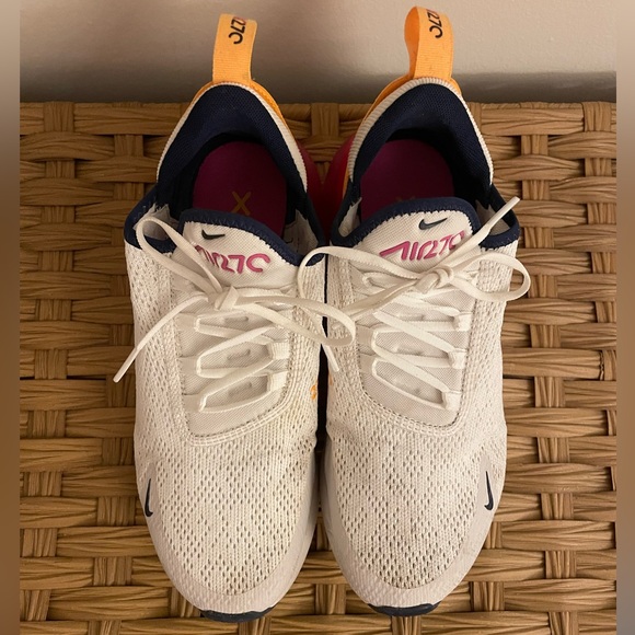 Nike Women's Air Max 270 - Picture 6 of 6
